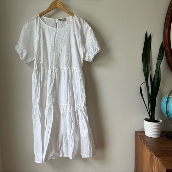 Everlane Dresses & Skirts - Everlane tiered white dress cotton poplin crewneck pockets size 6 women’s